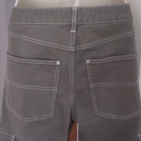 H&M Wide Leg Women's Cargo Pants in Olive Green - Size 6 - Picture 6 of 8